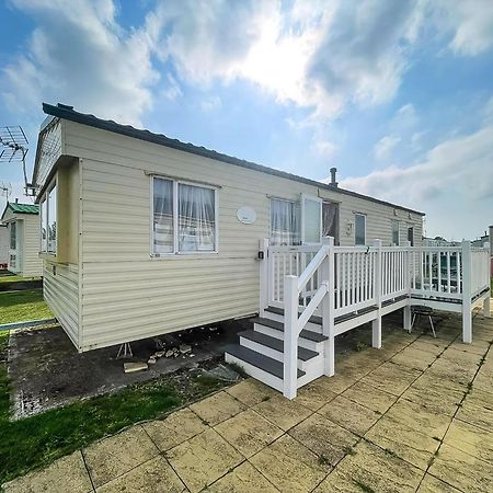 Caravan For Hire At St Osyth Beach Holiday Park In Essex Ref 28107Y Clacton-on-Sea Exteriér fotografie