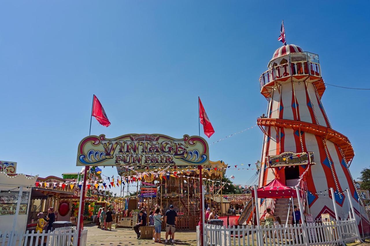 Caravan For Hire At St Osyth Beach Holiday Park In Essex Ref 28107Y Clacton-on-Sea Exteriér fotografie