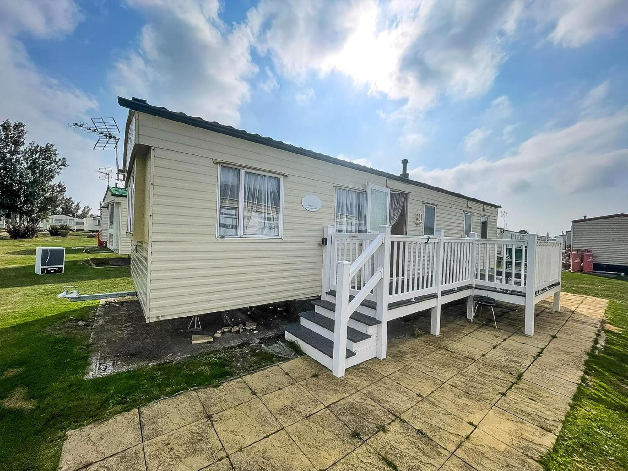 Caravan For Hire At St Osyth Beach Holiday Park In Essex Ref 28107Y Clacton-on-Sea Exteriér fotografie